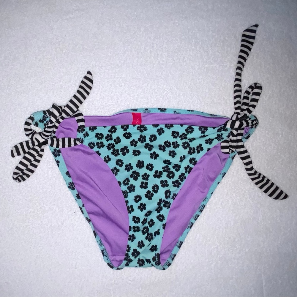 Bikini bottoms